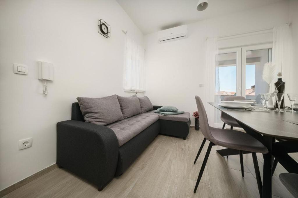 Apartment Stefanio Vodice Buitenkant foto