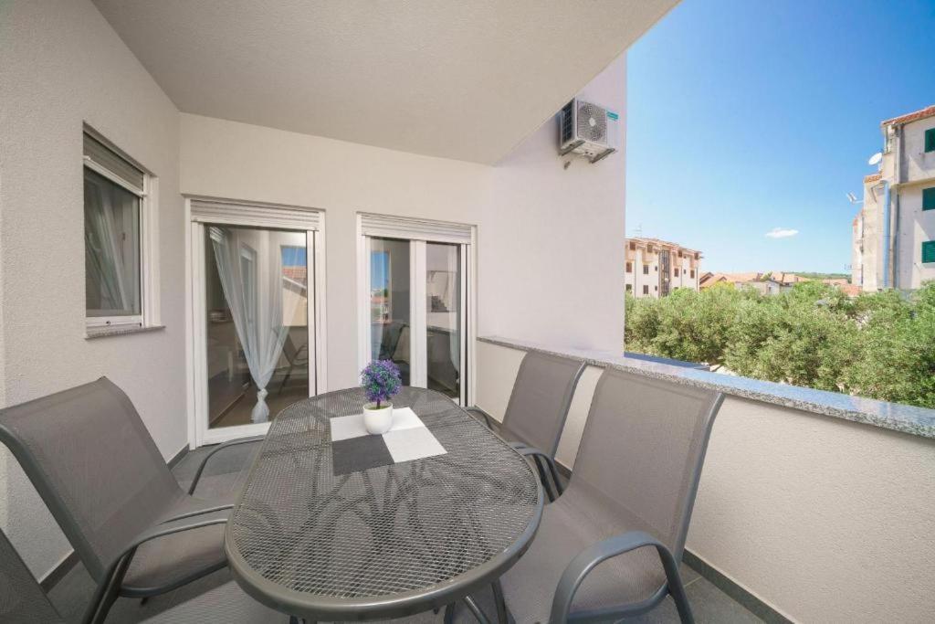 Apartment Stefanio Vodice Buitenkant foto