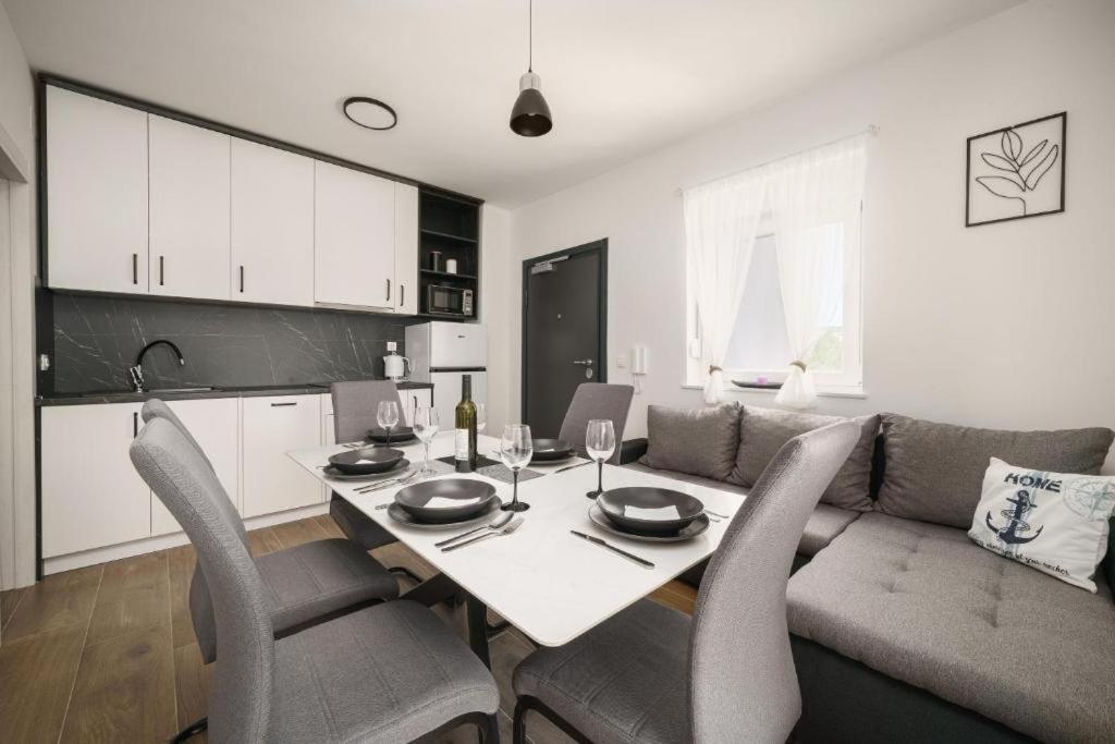 Apartment Stefanio Vodice Buitenkant foto